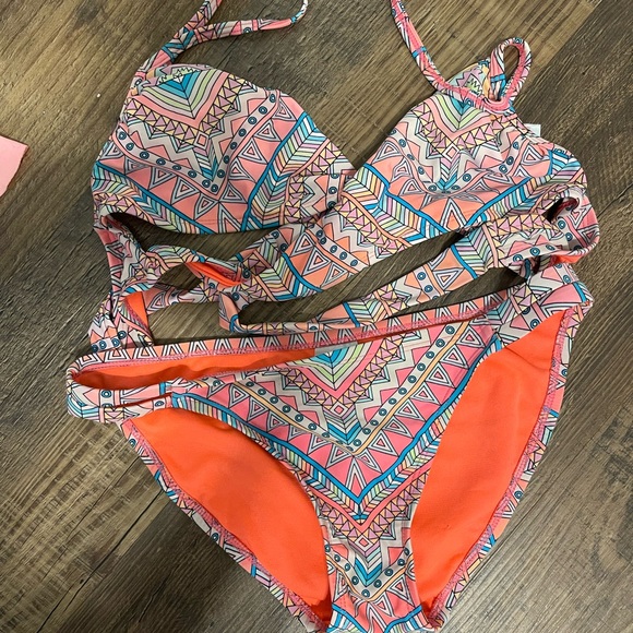 ☀️☀️👙 HUGE BIKINI SWIMSUIT BUNDLE!!! 👙☀️☀️ - Picture 5 of 11